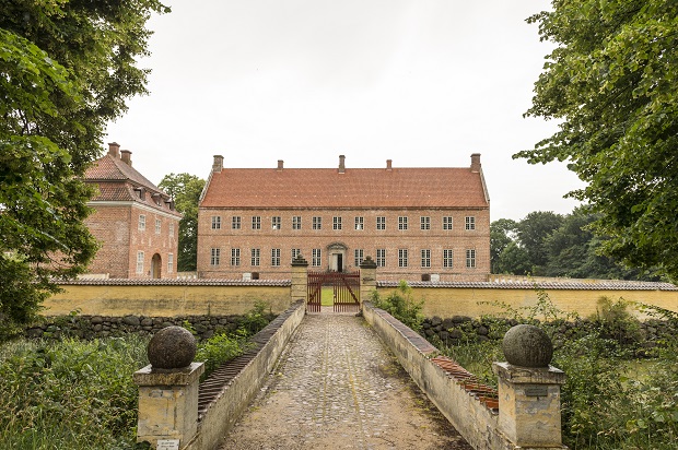 Broen over til Selsø Slot. Foto: Frederikssund Kommune, Kenneth Jensen.