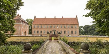 Broen over til Selsø Slot. Foto: Frederikssund Kommune, Kenneth Jensen.