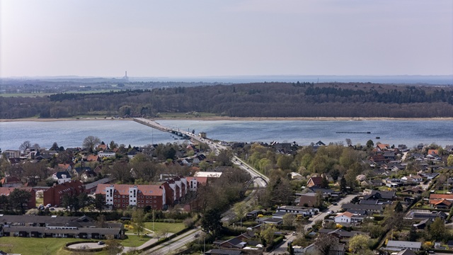 Dronebillede af Frederikssund by med Roskilde Fjord i baggrunden. Foto: Kenneth Jensen.