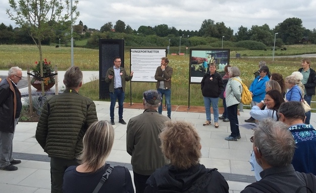 Hans Andersen (V) fra Byrådet fortalte om den nye udviklingsplanfor Vinge på Vinge Station. Foto: Frederikssund Kommune.