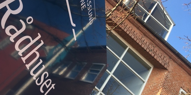 Rådhusets hovedindgang. Foto: Frederikssund Kommune.