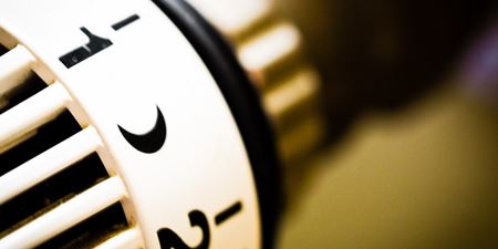 Termostat på radiator. Foto: Pixabay.