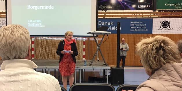 Borgmester Tina Tving Stauning (A) byder velkommen til borgermødet. Foto: Frederikssund Kommune.