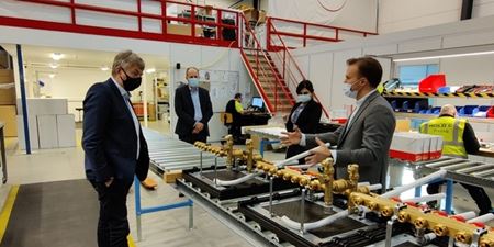 Kommunens ledelse besøger Roth North Europe. Fra venstre: Borgmester John Schmidt Andersen, kommunaldirektør Torben Kjærgaard,, centerchef for Job og Rådgivning Amalie Liljetoft Pedersen og adm. dir. i Roth North Europe, Morten Nyvang Voss.