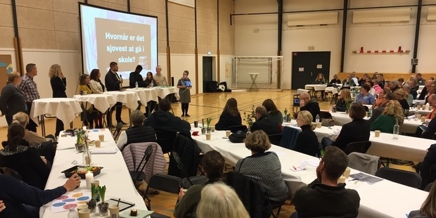 Paneldebat under skoletopmødet. Foto: Frederikssund Kommune.