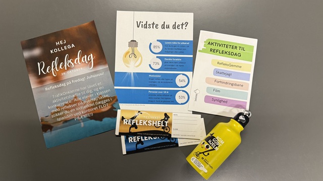 Lodseddel, informationspjecer og drikkedunk. Foto: Frederikssund Kommune