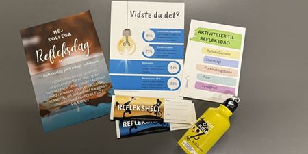 Lodseddel, informationspjecer og drikkedunk. Foto: Frederikssund Kommune