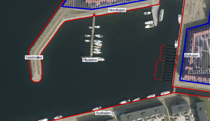 Grafik, der illustrerer 13 nye pæle til bådpladser ved østkajen i Frederikssund Havn. Grafik: Frederikssund Kommune.