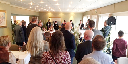 Restaurant Kalvøen fyldt med gæster. Foto: Frederikssund Kommune.