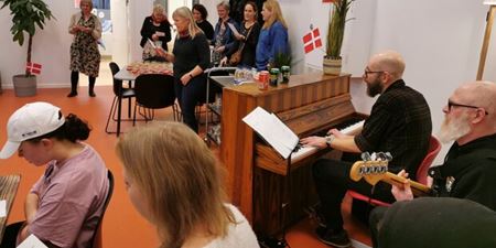 De nye lokaler blev fejret med både taler, sang og musik. Foto: Frederikssund Kommune.