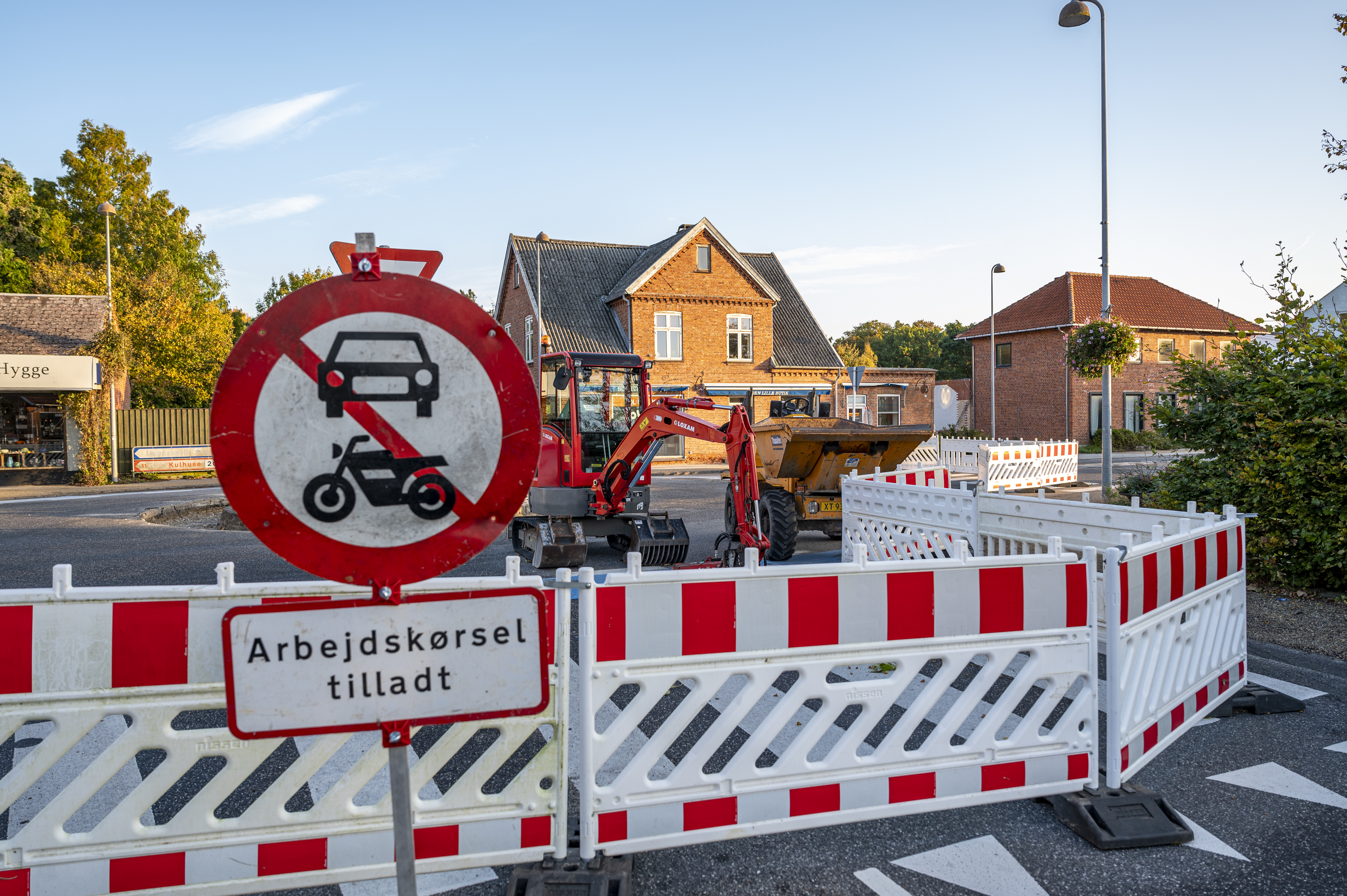 Vejafspærring ved vejarbejde. 