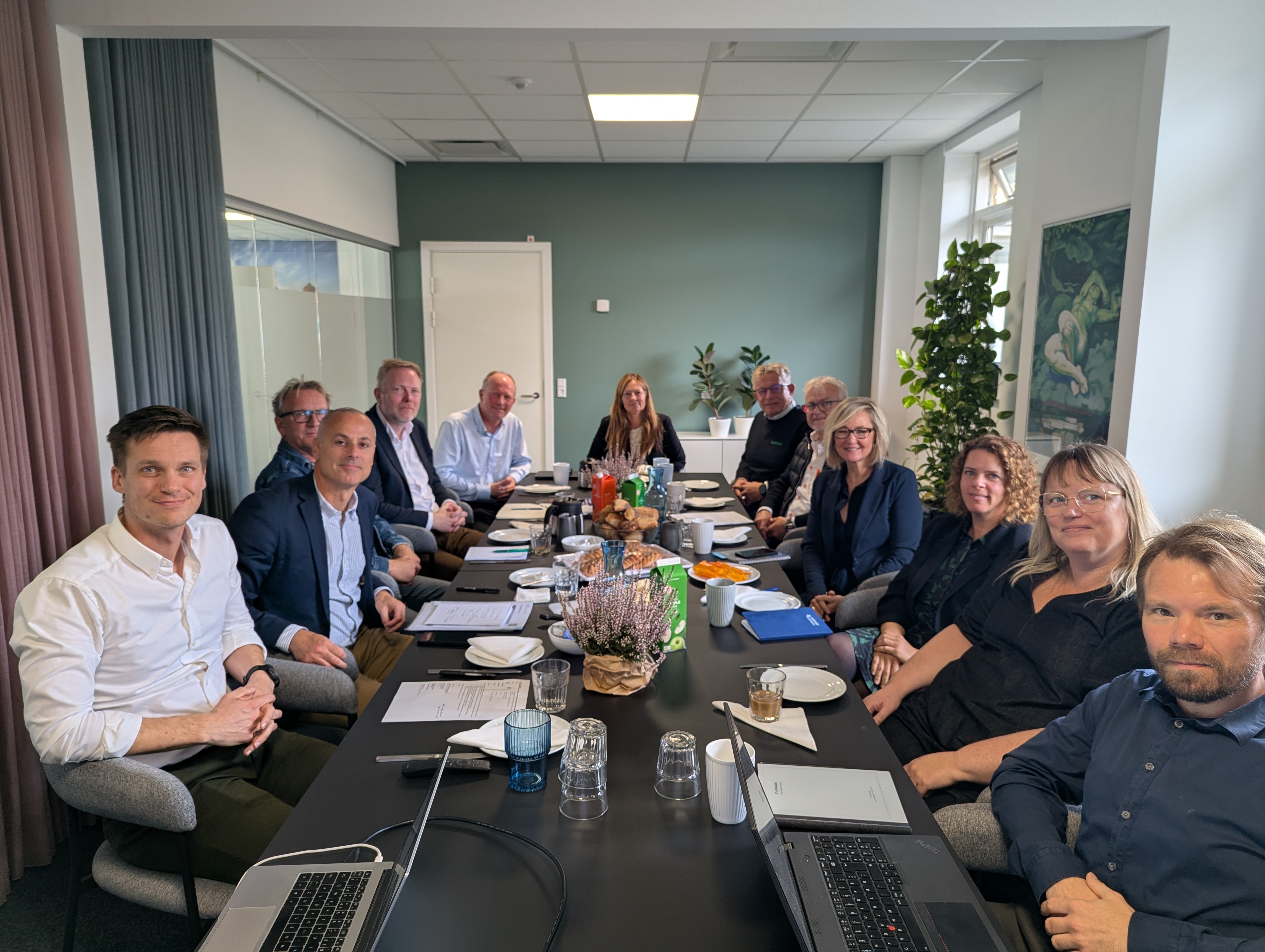 Frederikssund Kommune, Frederikssund Erhverv og Dansk Industri til møde i Frederikssund Erhvervs nye lokaler.