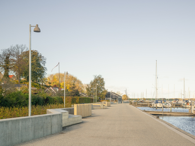 Kystbeskyttelse i Roskilde inderhavn. Foto: Cornelius Vöge, Atelier for arkitektur.