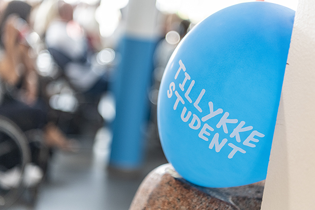 Blå studenterballon. Foto: Kenneth Jensen, Frederikssund Kommune.