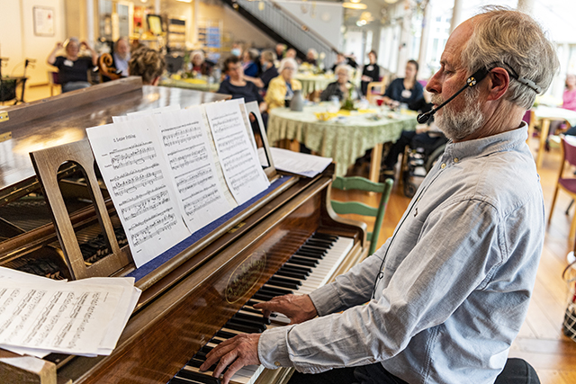 Pianisten lagde ikke fingrene imellem, da han fortolkede de klassiske værker. Foto: Frederikssund Kommune, Kenneth Jensen.