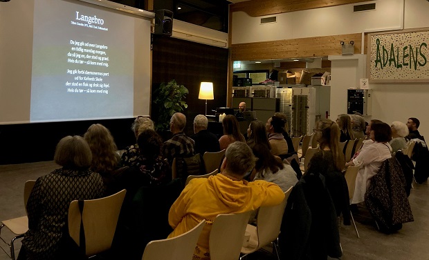 Fællessang med forældre. Foto: Ådalens Skole.