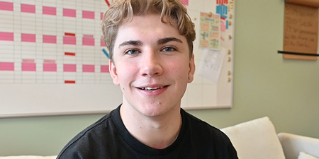 Elias glæder sig til at stå i valgboksen. Foto: Frederikssund Kommune