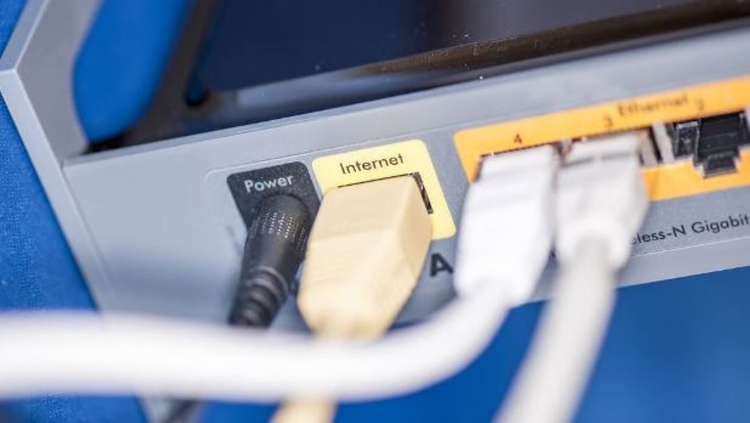 Internetstik i en pc. Foto: Frederikssund Kommune, Kenneth Jensen.