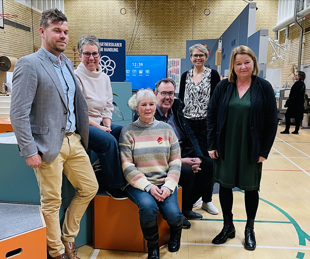 Fra venstre Jon Melby, Julie Becher, Lisa Niebuhr, Lars Holmgaard, Agnethe Dybro Pedersen og Mette Jonstrup. Foto: MakerVærket.