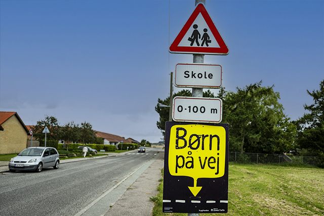 Kampagnen "Børn på vej" - her på Sølvkærvej i Skuldelev. Foto: Kenneth Jensen.