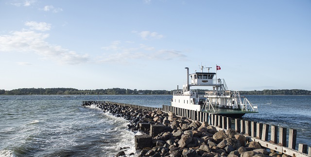 Færgen Columbus på vej ud af Kulhuse Havn. Foto: Kenneth Jensen.