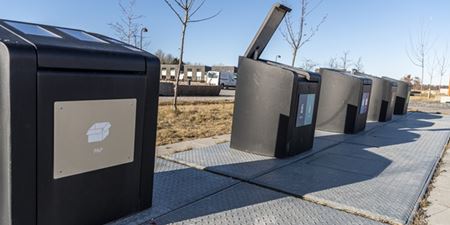 Nedgravede affaldscontainere i Vinge. Foto: Kenneth Jensen.