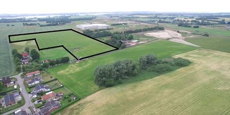 Luftfoto med parcelhusområdet indtegnet. Foto: Frederikssund Kommune.