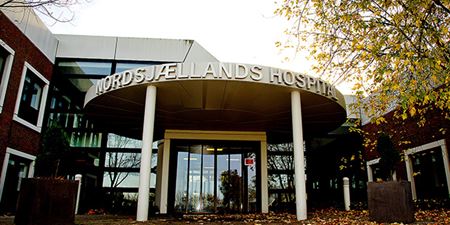 Hovedindgangen til Nordsjællands Hospital - Frederikssund. Foto: Region Hovedstaden.