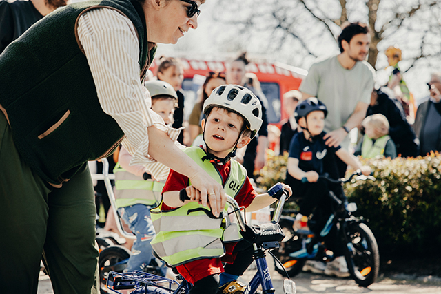 Barn på cykel i Kids Tour. Foto: Børneulykkesfonden.