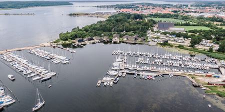 Visualisering af det maritime center på Kalvøen. Visualisering: Cubo Arkitekter.