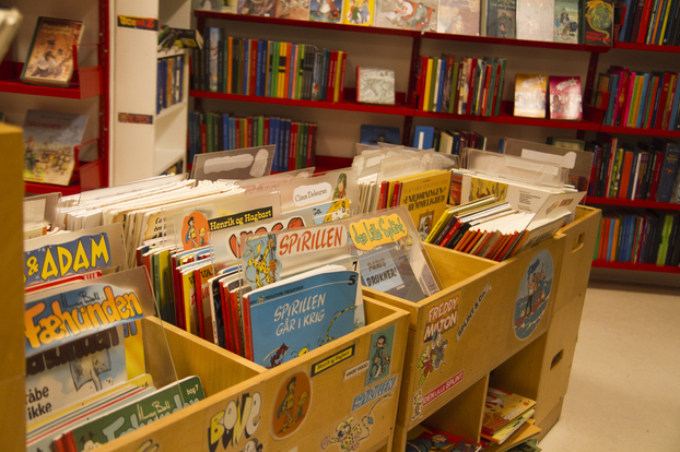 Hylder med bøger på et bibliotek. Foto: Frederikssund Kommune, Kenneth Jensen.