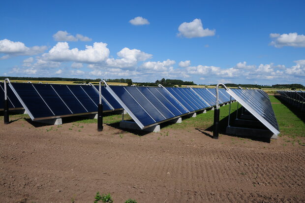 Solvarmeanlæg ved Jægerspris. Foto: Kenneth Jensen, Frederikssund Kommune.