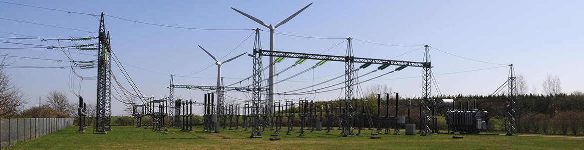 Eltransformer og vindmøller. Foto: Kenneth Jensen.