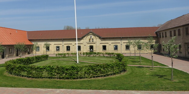 Gårdspladsen på højagergaard. Foto: Frederikssund Kommune..
